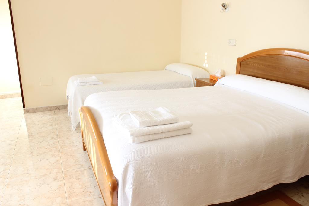 Hotel O Cruceiro Puentedeume Habitación foto