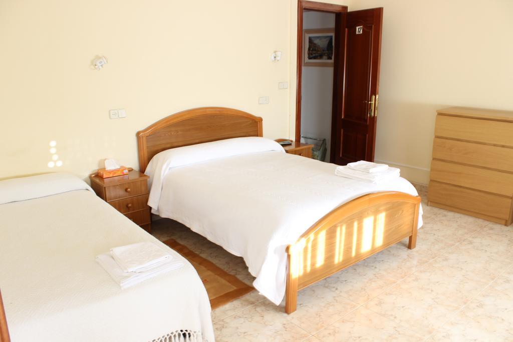 Hotel O Cruceiro Puentedeume Habitación foto